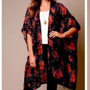 Meylani Kimono Wrap - Black floral. One size. Super soft!